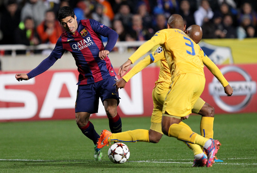 希腊力克法国，苏亚雷斯点燃赛场