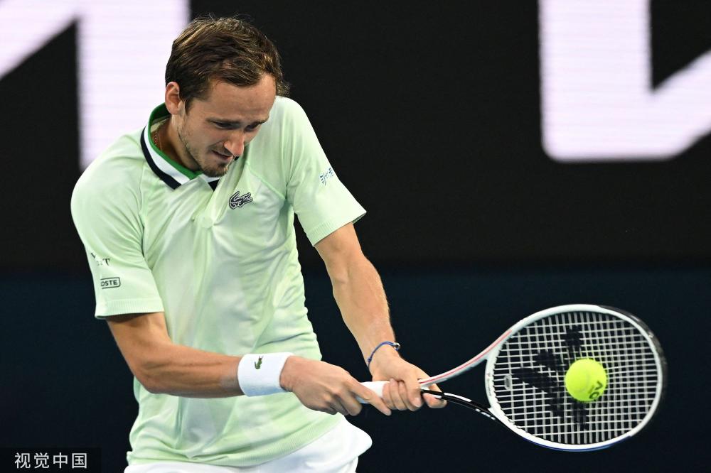 联合杯险胜拉沃尔杯,梅德韦杰夫扛起全队 联合杯险胜拉沃尔杯,梅德韦杰夫扛起全队