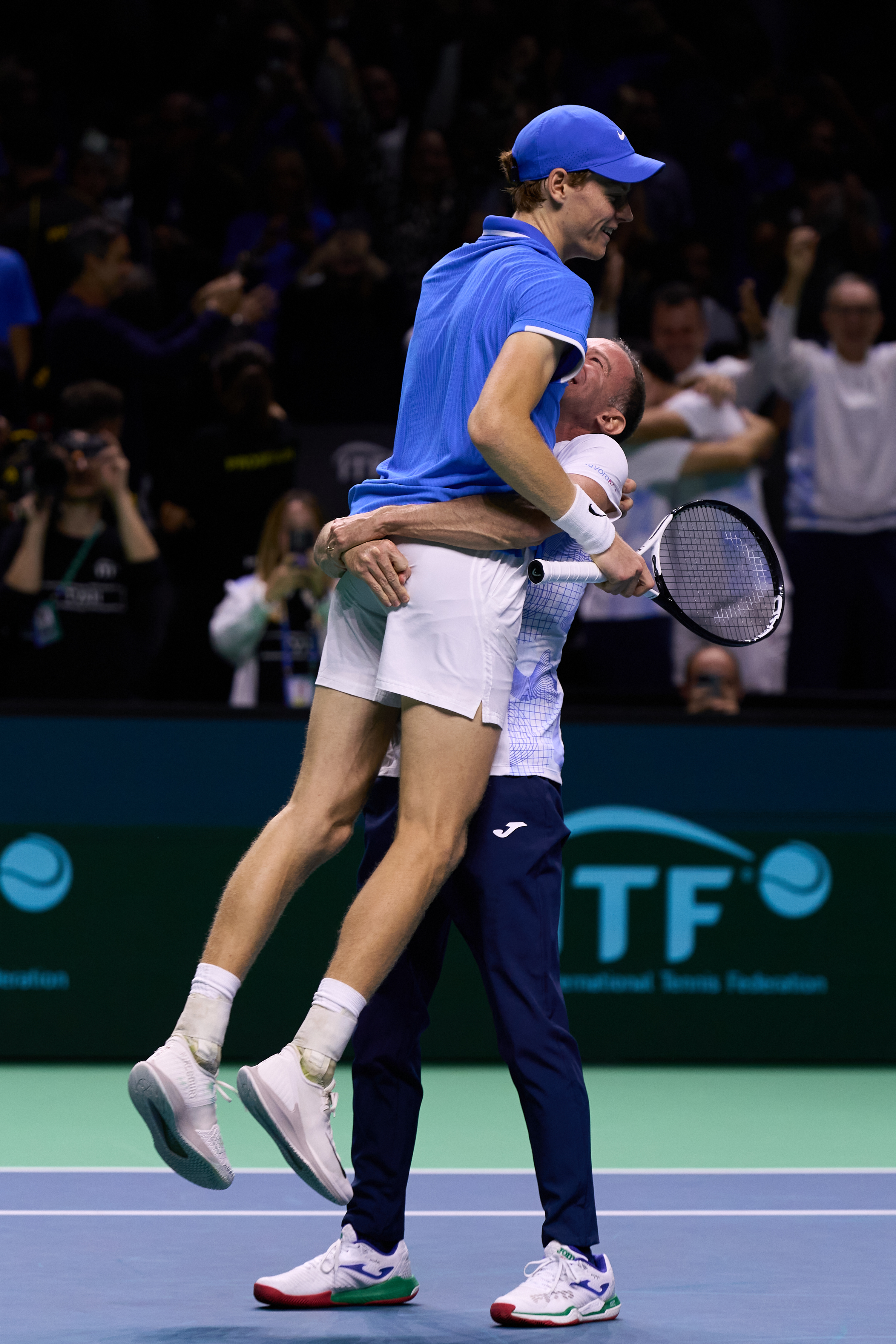 意大利网球队碾压美国网球队，克耶高斯送出助攻