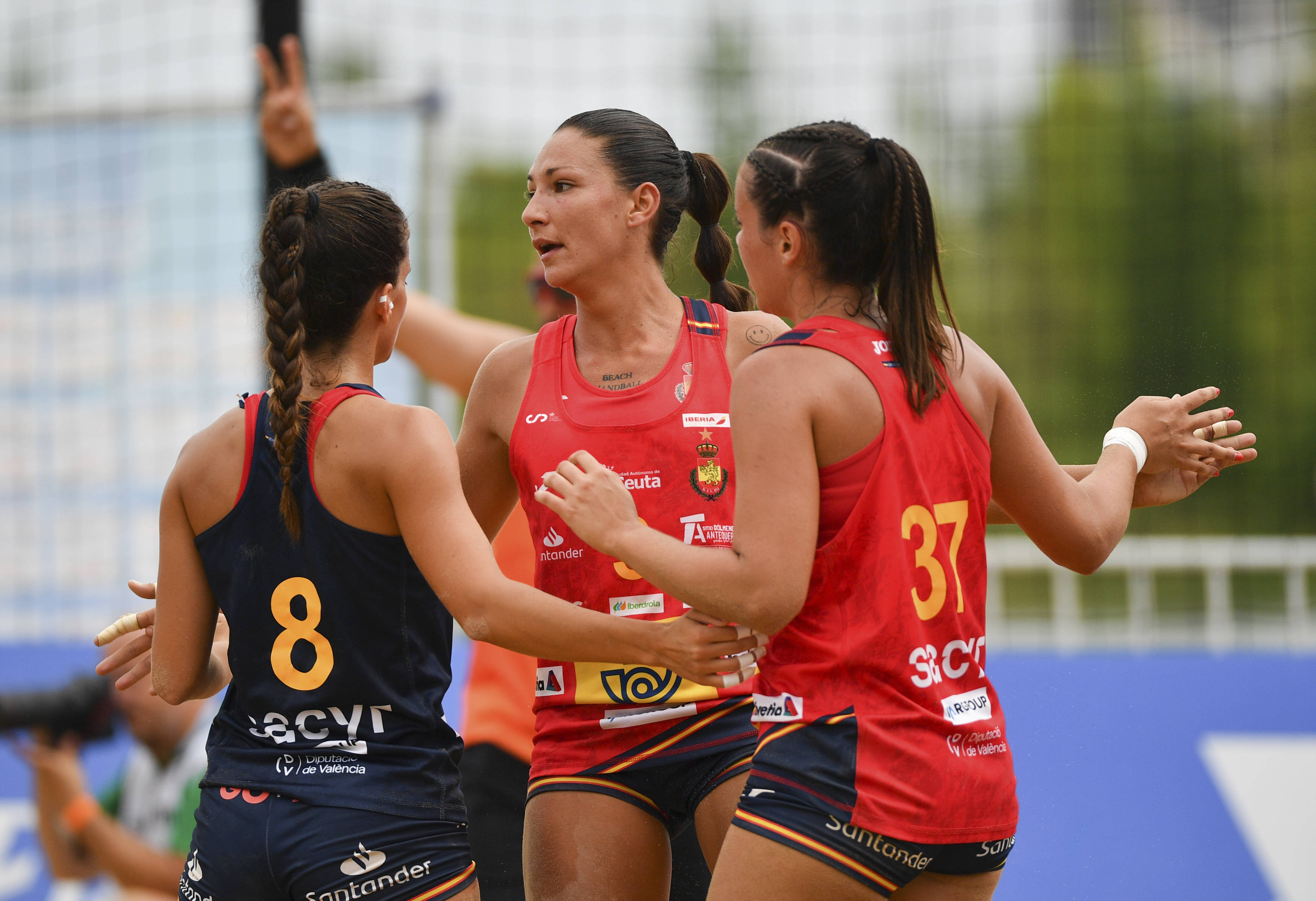 阿根廷女子足球联赛热浪来袭 阿根廷女子足球联赛热浪来袭