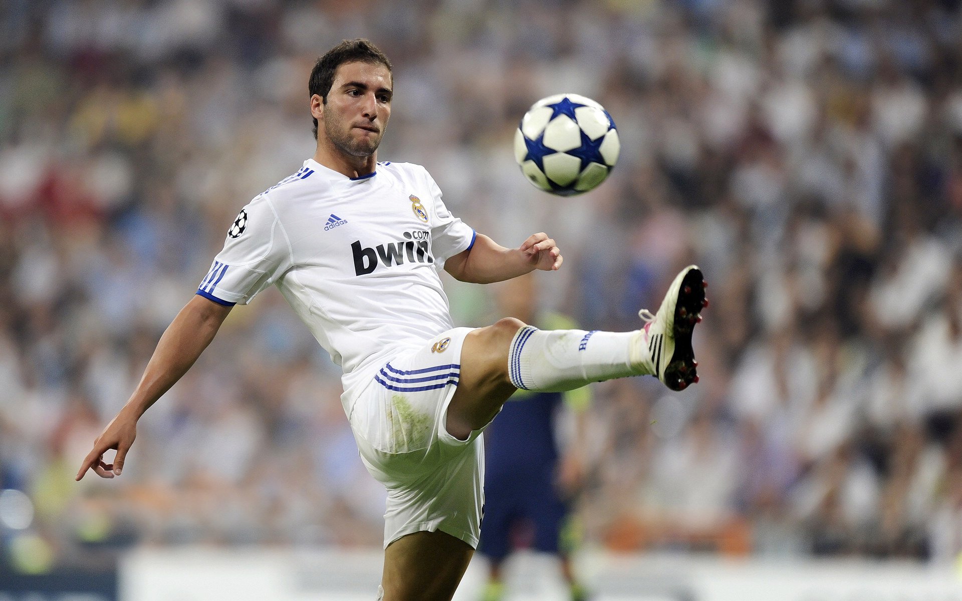 佩德里用实力证明自己，国际米兰强压墨西哥—新星崛起与传统豪门的战术压制