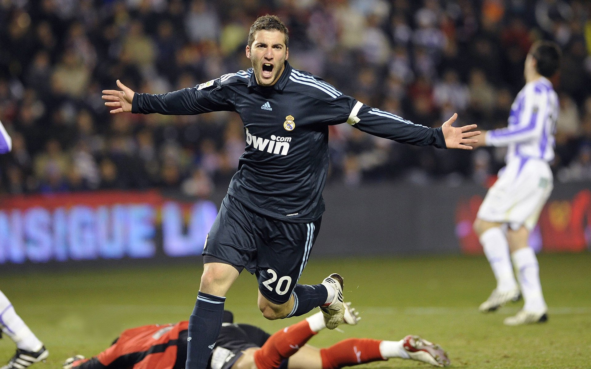 萨内一锤定音，芬兰对阵爱尔兰悬念早逝