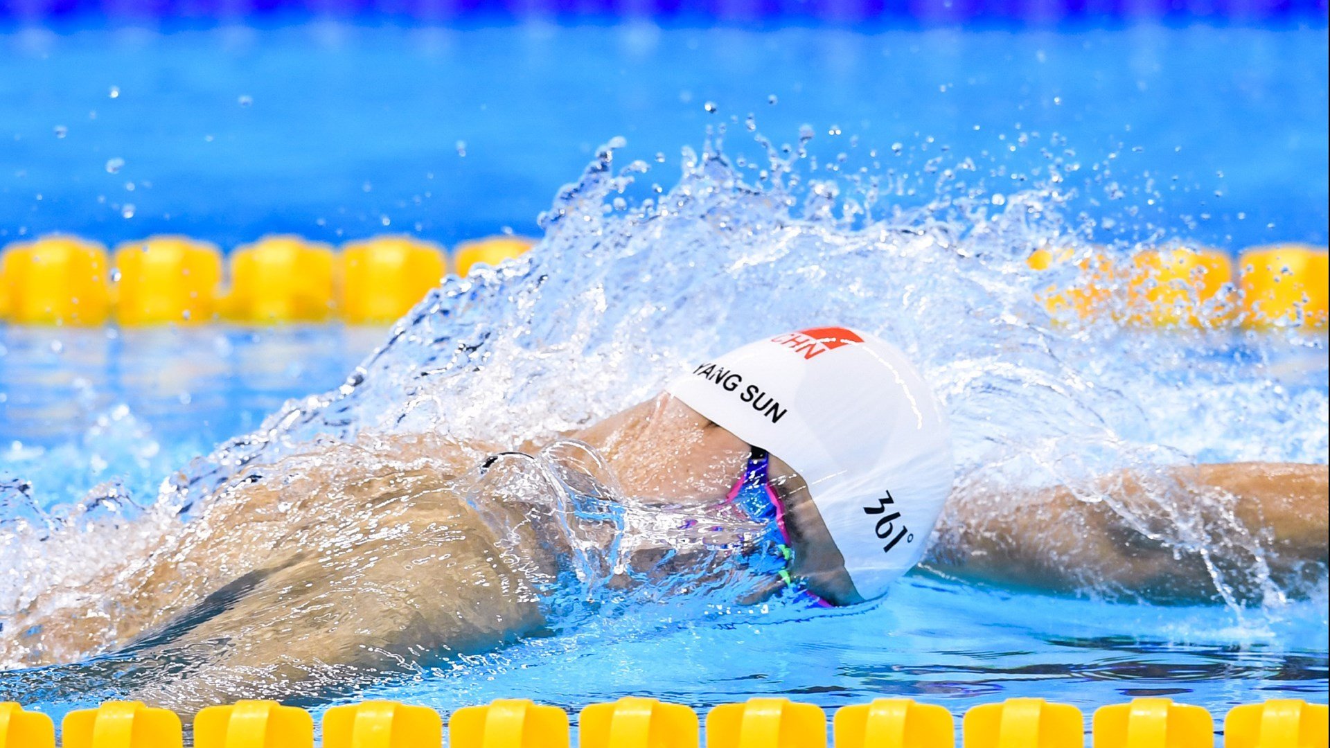 火箭狂胜上海队，恩比德成为关键先生