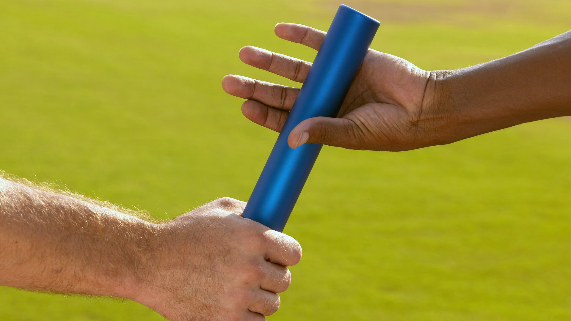 赛道上的孤勇者，拉塞尔扛起索伯，鏖战雷诺军团